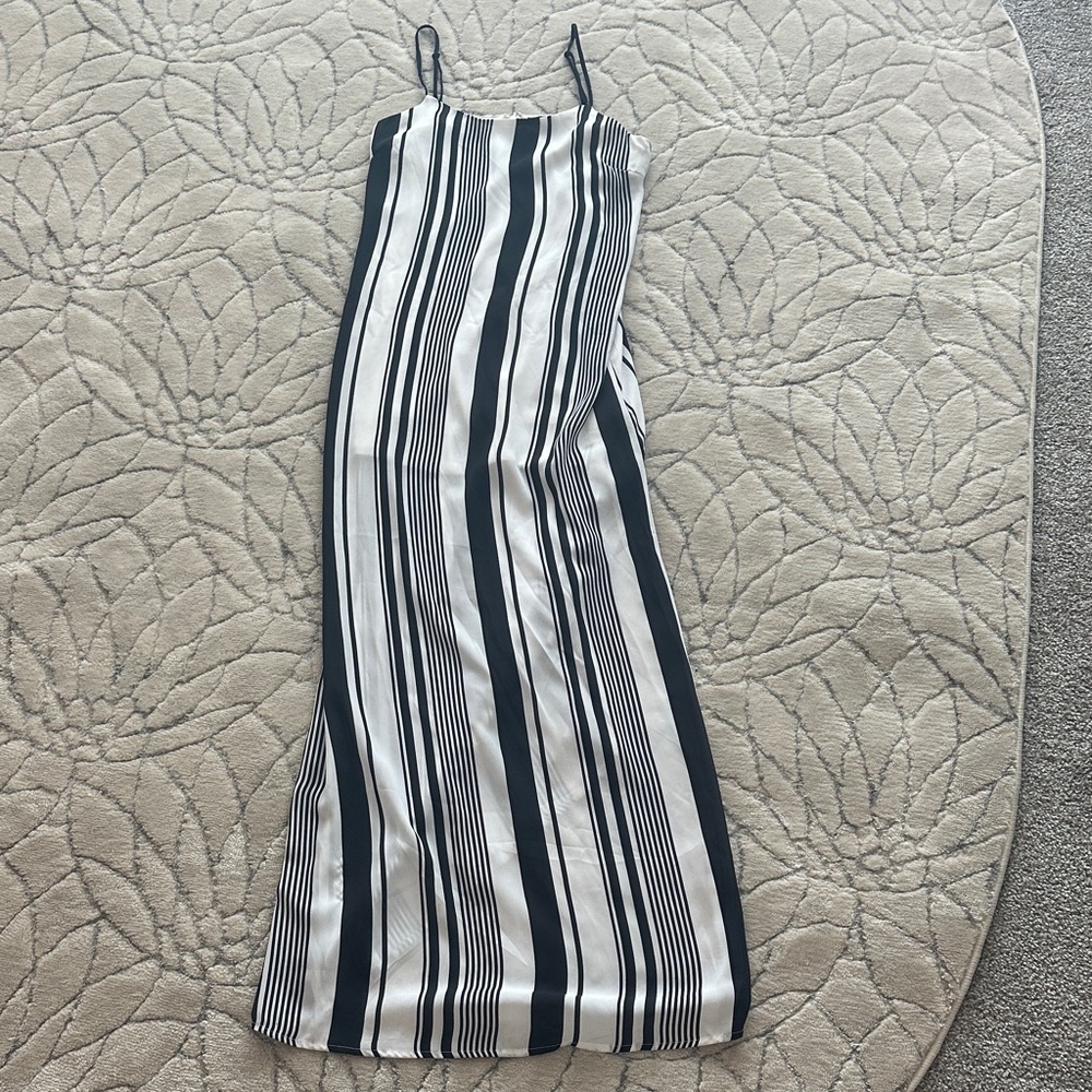 Forever 21 Monochrome Striped Maxi Dress
